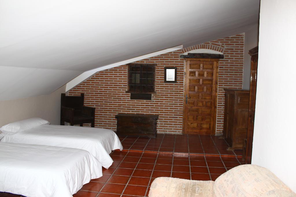 Palacio De Monjaraz Avila Room photo